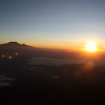 Geschafft! Blick auf das Kililmanjaro-Gebirge bei Sonnenaufgang!