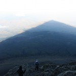 Abstieg im Schatten des Mount Meru